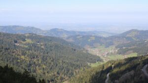 Dieses Bild zeigt eine Webcam-Aufnahme vom Achertal, aufgenommen am Samstag, den 18.04.2026 um 10:20 Uhr. Die Temperatur betrug 13.4°C.