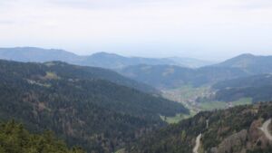 Dieses Bild zeigt eine Webcam-Aufnahme vom Achertal, aufgenommen am Mittwoch, den 15.04.2026 um 13:10 Uhr. Die Temperatur betrug 8.2°C.