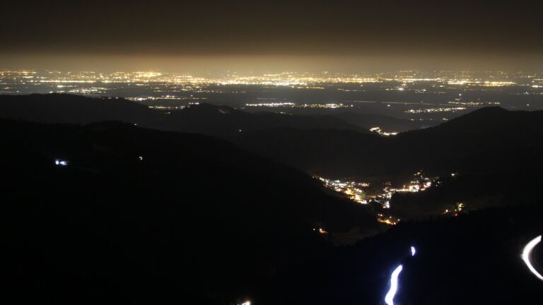 Dieses Bild zeigt eine Webcam-Aufnahme vom Achertal, aufgenommen am Mittwoch, den 24.12.2025 um 19:30 Uhr. Die Temperatur betrug -6°C.