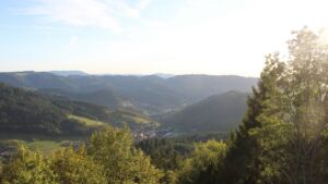 Dieses Bild zeigt eine Webcam-Aufnahme vom Achertal, aufgenommen am Samstag, den 26.09.2026 um 18:10 Uhr. Die Temperatur betrug 27°C.