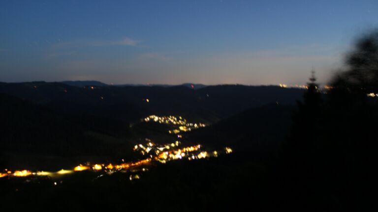 Dieses Bild zeigt eine Webcam-Aufnahme vom Achertal, aufgenommen am Donnerstag, den 21.05.2026 um 22:30 Uhr. Die Temperatur betrug 16.1°C.