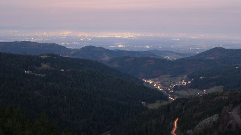 Dieses Bild zeigt eine Webcam-Aufnahme vom Achertal, aufgenommen am Mittwoch, den 03.12.2025 um 07:20 Uhr. Die Temperatur betrug 4.4°C.