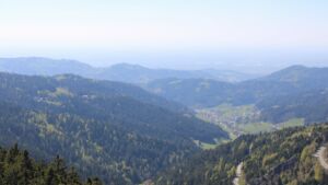 Dieses Bild zeigt eine Webcam-Aufnahme vom Achertal, aufgenommen am Mittwoch, den 22.04.2026 um 15:50 Uhr. Die Temperatur betrug 8.9°C.