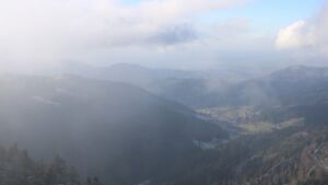 Dieses Bild zeigt eine Webcam-Aufnahme vom Achertal, aufgenommen am Dienstag, den 18.11.2025 um 14:20 Uhr. Die Temperatur betrug 4.1°C.