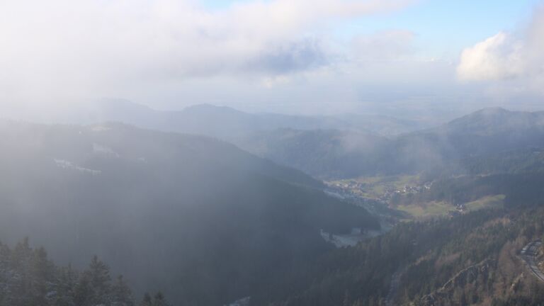 Dieses Bild zeigt eine Webcam-Aufnahme vom Achertal, aufgenommen am Dienstag, den 18.11.2025 um 14:20 Uhr. Die Temperatur betrug 4.1°C.