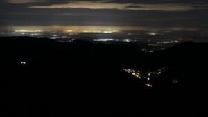 Dieses Bild zeigt eine Webcam-Aufnahme vom Achertal, aufgenommen am Dienstag, den 10.02.2026 um 03:30 Uhr. Die Temperatur betrug 3.4°C.