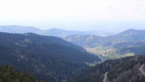 Dieses Bild zeigt eine Webcam-Aufnahme vom Achertal, aufgenommen am Freitag, den 17.04.2026 um 14:50 Uhr. Die Temperatur betrug 15.3°C.