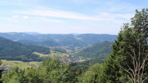 Dieses Bild zeigt eine Webcam-Aufnahme vom Achertal, aufgenommen am Samstag, den 11.07.2026 um 12:40 Uhr. Die Temperatur betrug 28.2°C.