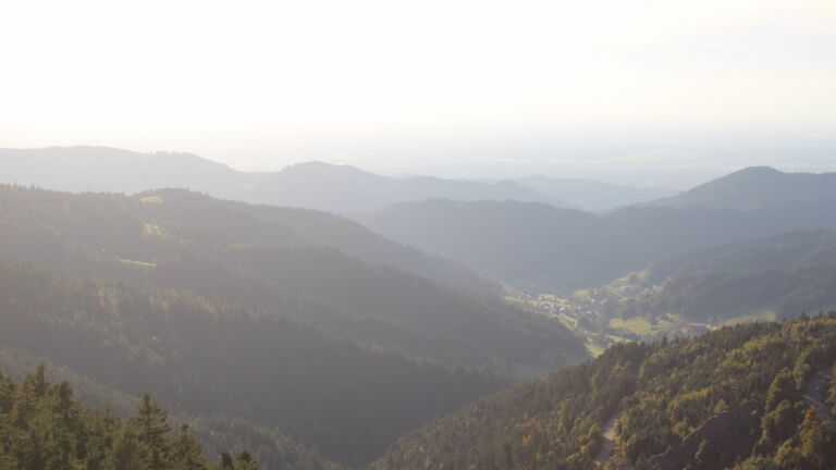 Dieses Bild zeigt eine Webcam-Aufnahme vom Achertal, aufgenommen am Samstag, den 20.09.2025 um 18:20 Uhr. Die Temperatur betrug 22.2°C.