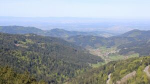 Dieses Bild zeigt eine Webcam-Aufnahme vom Achertal, aufgenommen am Montag, den 27.04.2026 um 10:40 Uhr. Die Temperatur betrug 15.8°C.