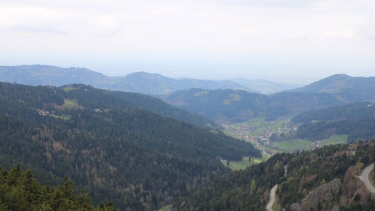 Dieses Bild zeigt eine Webcam-Aufnahme vom Achertal, aufgenommen am Mittwoch, den 15.04.2026 um 14:40 Uhr. Die Temperatur betrug 9.2°C.