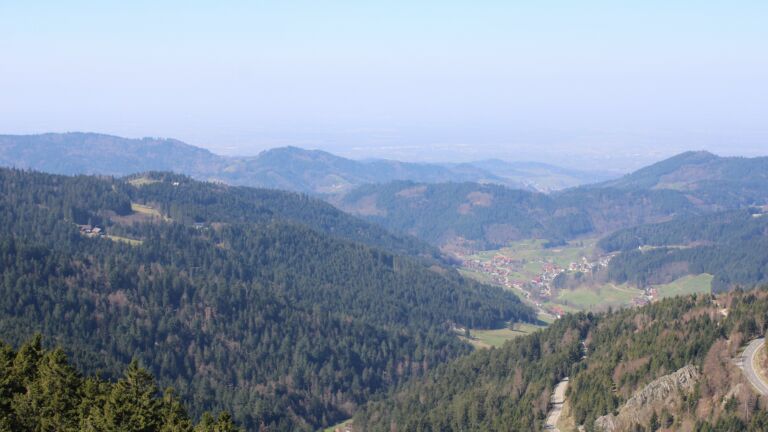 Dieses Bild zeigt eine Webcam-Aufnahme vom Achertal, aufgenommen am Freitag, den 20.03.2026 um 11:30 Uhr. Die Temperatur betrug 10.2°C.