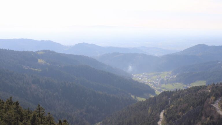 Dieses Bild zeigt eine Webcam-Aufnahme vom Achertal, aufgenommen am Donnerstag, den 09.04.2026 um 17:50 Uhr. Die Temperatur betrug 14.5°C.