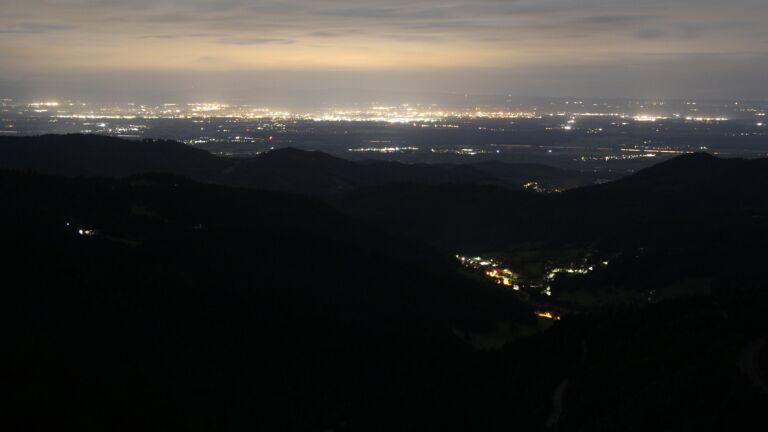 Dieses Bild zeigt eine Webcam-Aufnahme vom Achertal, aufgenommen am Donnerstag, den 11.09.2025 um 03:30 Uhr. Die Temperatur betrug 11.6°C.