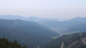 Dieses Bild zeigt eine Webcam-Aufnahme vom Achertal, aufgenommen am Montag, den 23.03.2026 um 11:50 Uhr. Die Temperatur betrug 8.4°C.