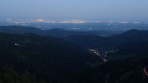 Dieses Bild zeigt eine Webcam-Aufnahme vom Achertal, aufgenommen am Sonntag, den 26.04.2026 um 05:30 Uhr. Die Temperatur betrug 10.6°C.