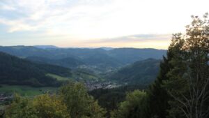 Dieses Bild zeigt eine Webcam-Aufnahme vom Achertal, aufgenommen am Freitag, den 16.10.2026 um 18:00 Uhr. Die Temperatur betrug 18.8°C.