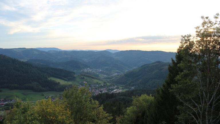 Dieses Bild zeigt eine Webcam-Aufnahme vom Achertal, aufgenommen am Freitag, den 16.10.2026 um 18:00 Uhr. Die Temperatur betrug 18.8°C.