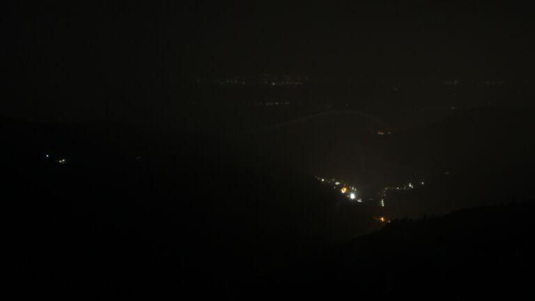 Dieses Bild zeigt eine Webcam-Aufnahme vom Achertal, aufgenommen am Sonntag, den 25.05.2025 um 22:50 Uhr. Die Temperatur betrug 9.7°C.