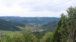 Dieses Bild zeigt eine Webcam-Aufnahme vom Achertal, aufgenommen am Sonntag, den 13.09.2026 um 12:40 Uhr. Die Temperatur betrug 21.7°C.