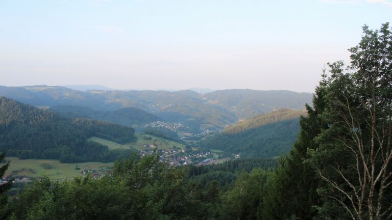 Dieses Bild zeigt eine Webcam-Aufnahme vom Achertal, aufgenommen am Samstag, den 18.07.2026 um 06:40 Uhr. Die Temperatur betrug 15.5°C.