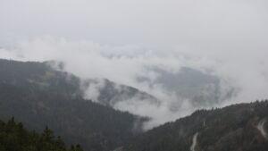 Dieses Bild zeigt eine Webcam-Aufnahme vom Achertal, aufgenommen am Sonntag, den 12.04.2026 um 14:50 Uhr. Die Temperatur betrug 2.6°C.