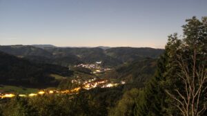 Dieses Bild zeigt eine Webcam-Aufnahme vom Achertal, aufgenommen am Freitag, den 25.09.2026 um 22:30 Uhr. Die Temperatur betrug 16.6°C.
