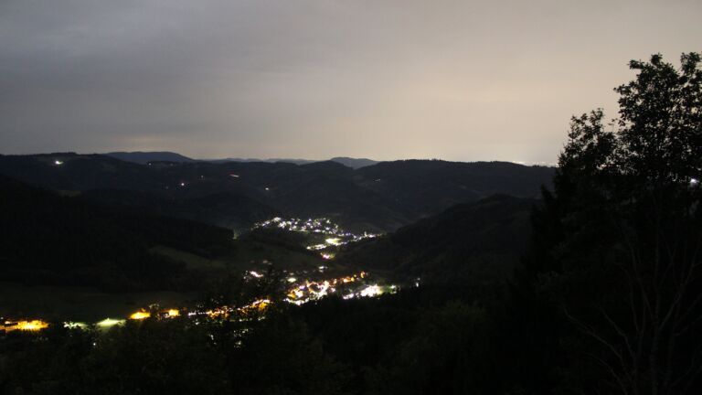 Dieses Bild zeigt eine Webcam-Aufnahme vom Achertal, aufgenommen am Donnerstag, den 01.10.2026 um 05:40 Uhr. Die Temperatur betrug 18.6°C.