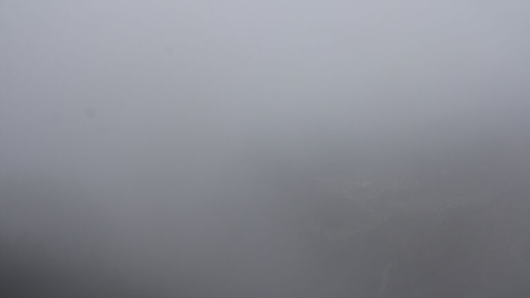 Dieses Bild zeigt eine Webcam-Aufnahme vom Achertal, aufgenommen am Samstag, den 25.10.2025 um 12:40 Uhr. Die Temperatur betrug 3.7°C.