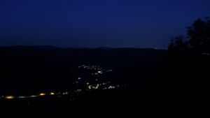 Dieses Bild zeigt eine Webcam-Aufnahme vom Achertal, aufgenommen am Freitag, den 14.08.2026 um 05:10 Uhr. Die Temperatur betrug 25.5°C.