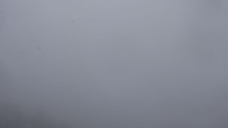 Dieses Bild zeigt eine Webcam-Aufnahme vom Achertal, aufgenommen am Dienstag, den 25.11.2025 um 12:40 Uhr. Die Temperatur betrug -0.6°C.