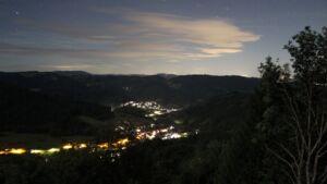 Dieses Bild zeigt eine Webcam-Aufnahme vom Achertal, aufgenommen am Freitag, den 04.09.2026 um 02:30 Uhr. Die Temperatur betrug 18.5°C.
