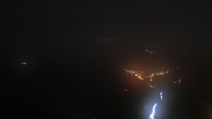 Dieses Bild zeigt eine Webcam-Aufnahme vom Achertal, aufgenommen am Donnerstag, den 11.12.2025 um 18:00 Uhr. Die Temperatur betrug 3.5°C.