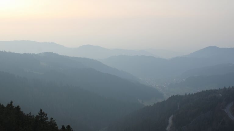 Dieses Bild zeigt eine Webcam-Aufnahme vom Achertal, aufgenommen am Sonntag, den 08.03.2026 um 17:30 Uhr. Die Temperatur betrug 11.2°C.