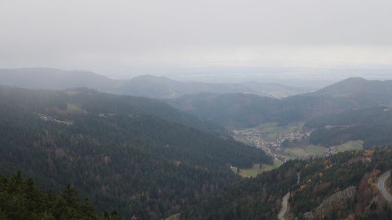 Dieses Bild zeigt eine Webcam-Aufnahme vom Achertal, aufgenommen am Dienstag, den 11.11.2025 um 08:40 Uhr. Die Temperatur betrug 5.2°C.