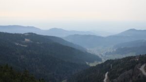 Dieses Bild zeigt eine Webcam-Aufnahme vom Achertal, aufgenommen am Freitag, den 06.03.2026 um 17:20 Uhr. Die Temperatur betrug 11.3°C.