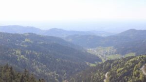 Dieses Bild zeigt eine Webcam-Aufnahme vom Achertal, aufgenommen am Sonntag, den 26.04.2026 um 17:10 Uhr. Die Temperatur betrug 14.9°C.