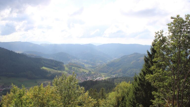 Dieses Bild zeigt eine Webcam-Aufnahme vom Achertal, aufgenommen am Freitag, den 02.10.2026 um 15:00 Uhr. Die Temperatur betrug 19.3°C.