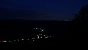 Dieses Bild zeigt eine Webcam-Aufnahme vom Achertal, aufgenommen am Mittwoch, den 13.05.2026 um 04:30 Uhr. Die Temperatur betrug 3.5°C.