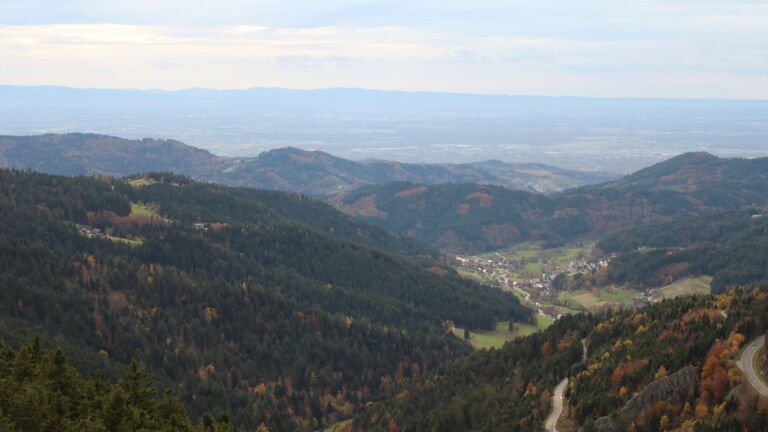 Dieses Bild zeigt eine Webcam-Aufnahme vom Achertal, aufgenommen am Mittwoch, den 29.10.2025 um 16:40 Uhr. Die Temperatur betrug 11.3°C.