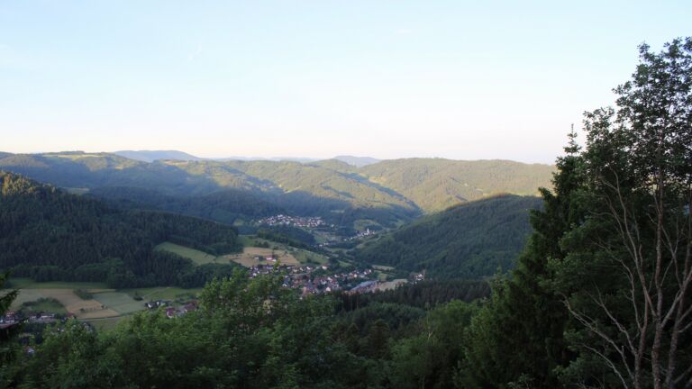Dieses Bild zeigt eine Webcam-Aufnahme vom Achertal, aufgenommen am Freitag, den 29.05.2026 um 06:20 Uhr. Die Temperatur betrug 17.6°C.