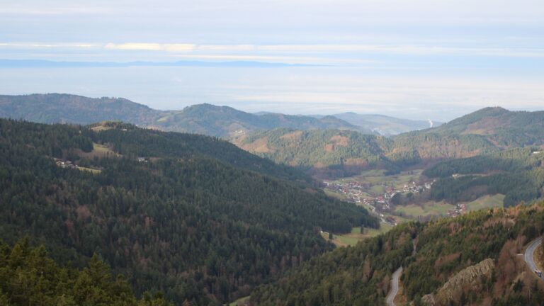 Dieses Bild zeigt eine Webcam-Aufnahme vom Achertal, aufgenommen am Mittwoch, den 03.12.2025 um 09:10 Uhr. Die Temperatur betrug 5.9°C.