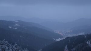 Dieses Bild zeigt eine Webcam-Aufnahme vom Achertal, aufgenommen am Mittwoch, den 24.12.2025 um 17:00 Uhr. Die Temperatur betrug -5.9°C.