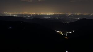 Dieses Bild zeigt eine Webcam-Aufnahme vom Achertal, aufgenommen am Samstag, den 21.03.2026 um 05:10 Uhr. Die Temperatur betrug 4.6°C.