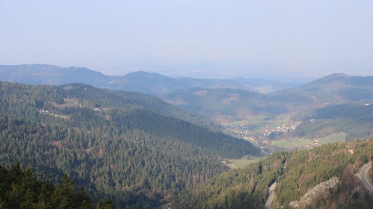 Dieses Bild zeigt eine Webcam-Aufnahme vom Achertal, aufgenommen am Samstag, den 21.03.2026 um 08:40 Uhr. Die Temperatur betrug 6.8°C.