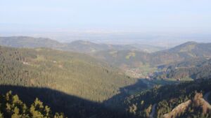 Dieses Bild zeigt eine Webcam-Aufnahme vom Achertal, aufgenommen am Freitag, den 17.04.2026 um 07:50 Uhr. Die Temperatur betrug 11.8°C.