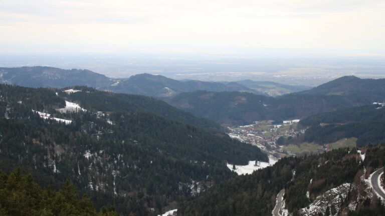 Dieses Bild zeigt eine Webcam-Aufnahme vom Achertal, aufgenommen am Mittwoch, den 14.01.2026 um 10:20 Uhr. Die Temperatur betrug 5.1°C.