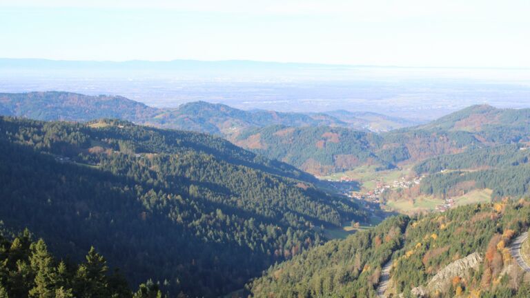 Dieses Bild zeigt eine Webcam-Aufnahme vom Achertal, aufgenommen am Mittwoch, den 05.11.2025 um 09:40 Uhr. Die Temperatur betrug 13.8°C.