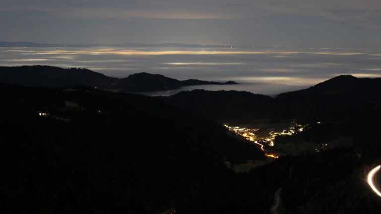 Dieses Bild zeigt eine Webcam-Aufnahme vom Achertal, aufgenommen am Mittwoch, den 25.02.2026 um 20:30 Uhr. Die Temperatur betrug 10°C.