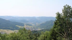 Dieses Bild zeigt eine Webcam-Aufnahme vom Achertal, aufgenommen am Donnerstag, den 30.07.2026 um 13:10 Uhr. Die Temperatur betrug 34.4°C.
